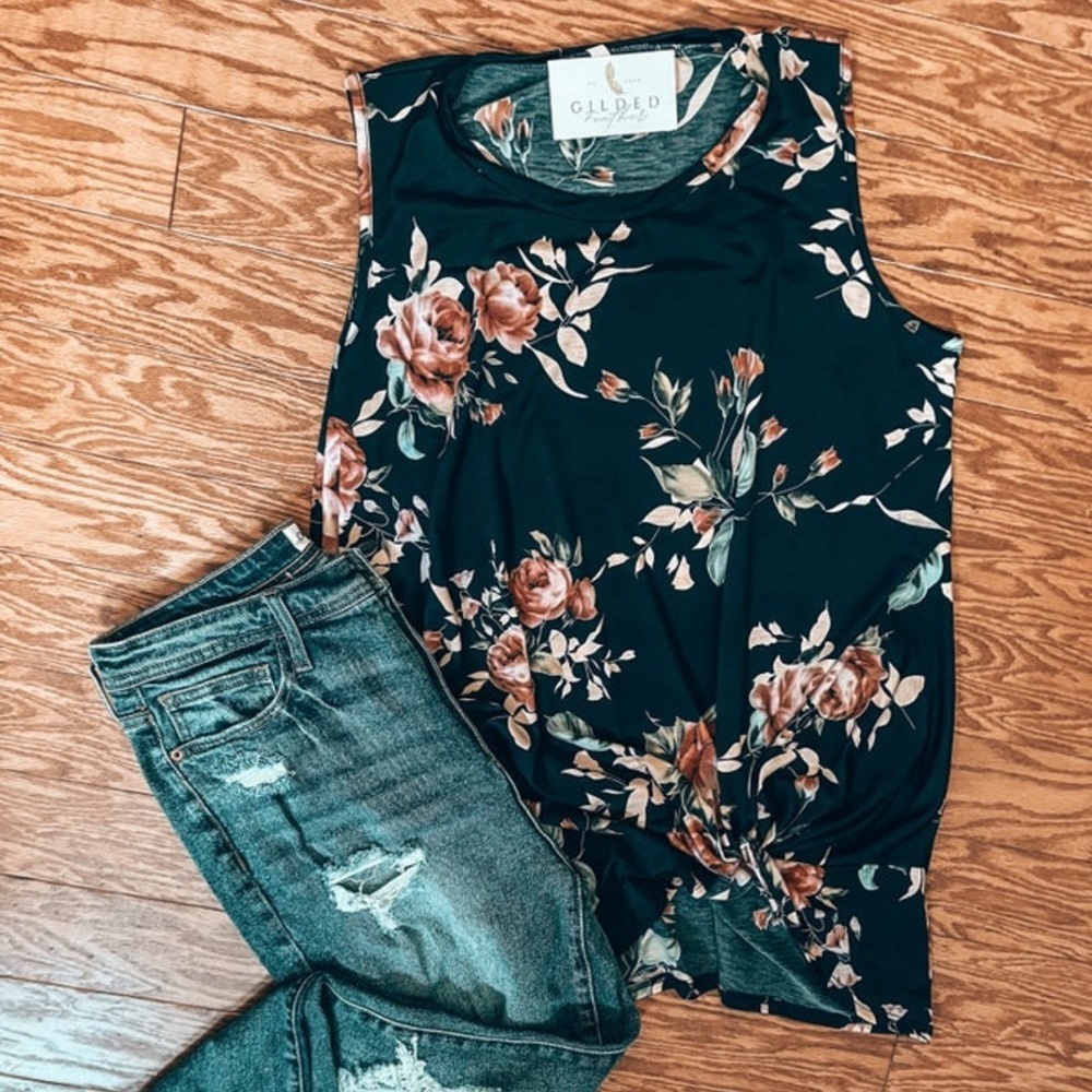 Twist Front Tank NWT Boutique Brand